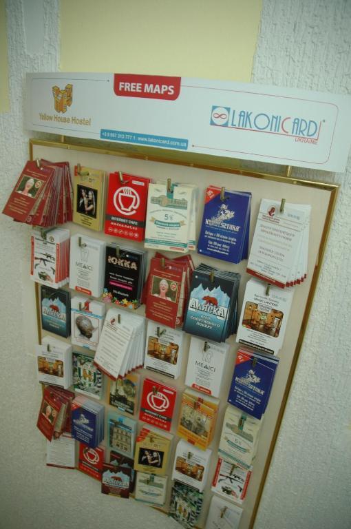Yellow House Hostel Львов Экстерьер фото